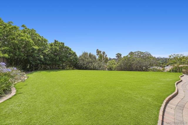 602 HOLLYRIDGE DRIVE, Encinitas CA: https://media.crmls.org/mediaz/692c16a6-54c5-47dd-b5c9-f67fad732b90.jpg