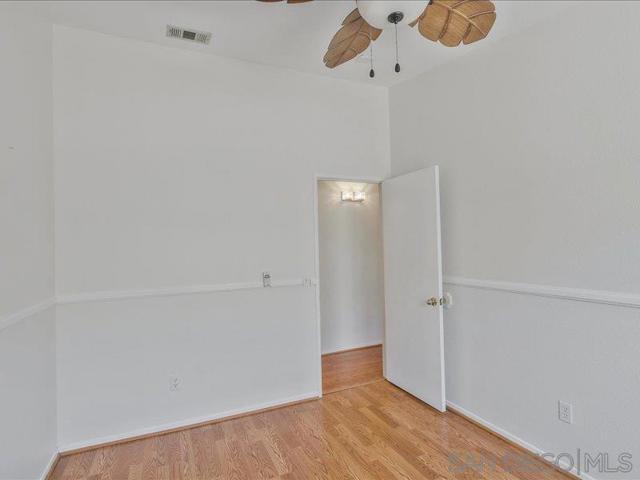 1277 Glencoe Dr, San Diego CA: https://media.crmls.org/mediaz/692c3eff-1631-4ea1-bb47-04f2c8bc3ceb.jpg