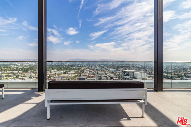 3810 Wilshire Boulevard, Los Angeles CA: https://media.crmls.org/mediaz/692c6d26-8844-41c8-ac2f-fe00714943ad.jpg
