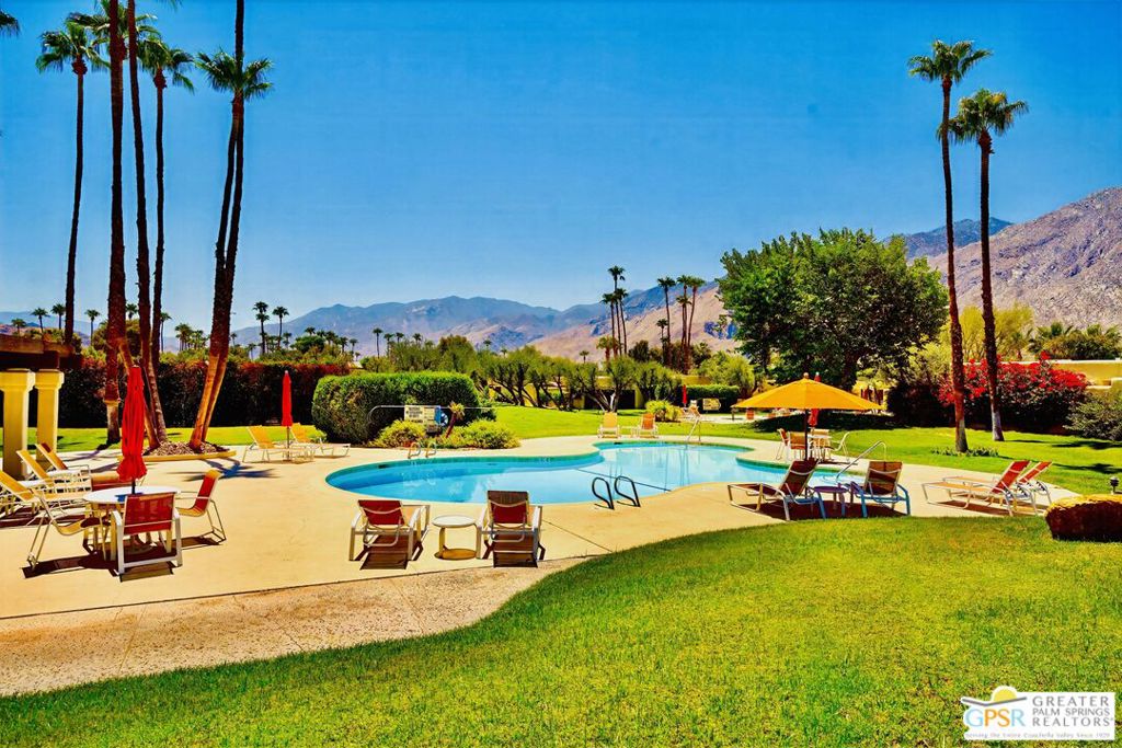 468 N Greenhouse Way