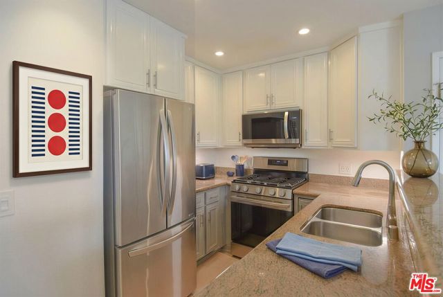 12530 Venice Boulevard, Los Angeles CA: https://media.crmls.org/mediaz/692c9acc-24c5-471c-b372-e1a410299751.jpg