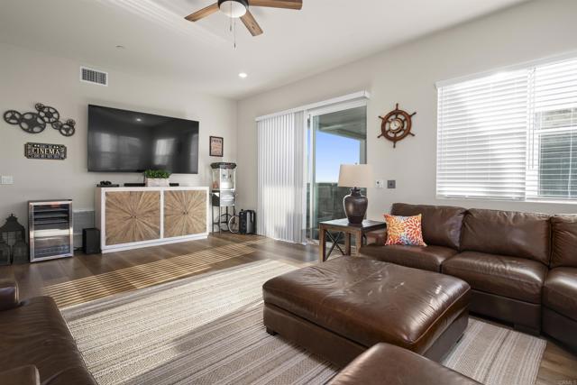 Detail Gallery Image 35 of 50 For 2049 Bravo Loop #6,  Chula Vista,  CA 91915 - 3 Beds | 3 Baths