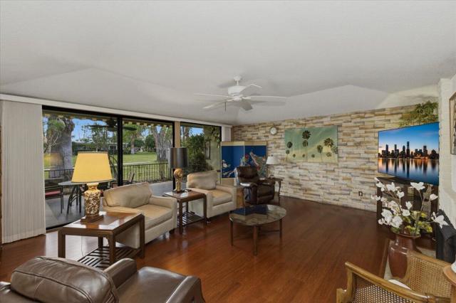 2385 Silver Oak Circle, Palm Springs CA: https://media.crmls.org/mediaz/692d49a1-3399-4e7e-a5a8-71ddfd72fb81.jpg