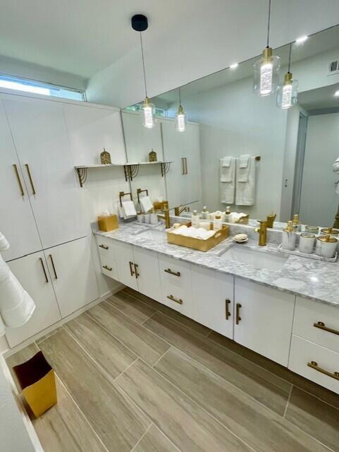 1730 Capri Circle, Palm Springs CA: https://media.crmls.org/mediaz/692dd90b-7cc7-4b45-9d8b-4deb96dfe311.jpg