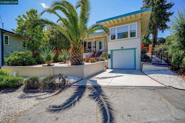 2450 Bella Vista Ave, Martinez CA: https://media.crmls.org/mediaz/692ed2af-4289-405e-bc77-2a79f36ca903.jpg