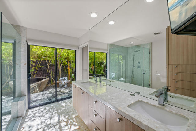 24 Calle Ardilla, Rancho Mirage CA: https://media.crmls.org/mediaz/692f4fda-9381-4cd6-9eb6-6b2f8e1f44e1.jpg