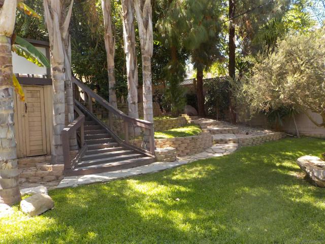 1153 Crest Dr, Encinitas CA: https://media.crmls.org/mediaz/692fa76d-73ca-437f-9117-d8436af930cc.jpg