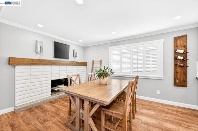 907 Hazel St, Livermore CA: https://media.crmls.org/mediaz/692fdf9d-96d2-434e-8416-5c7ce82d192b.jpg