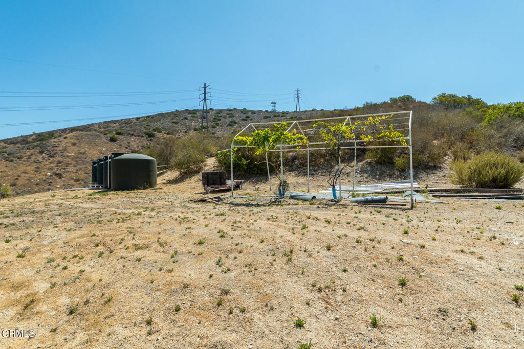 https://media.crmls.org/mediaz/69300d3a-91f7-4a52-a815-1378b09aa23a.jpg?preset=X-Large