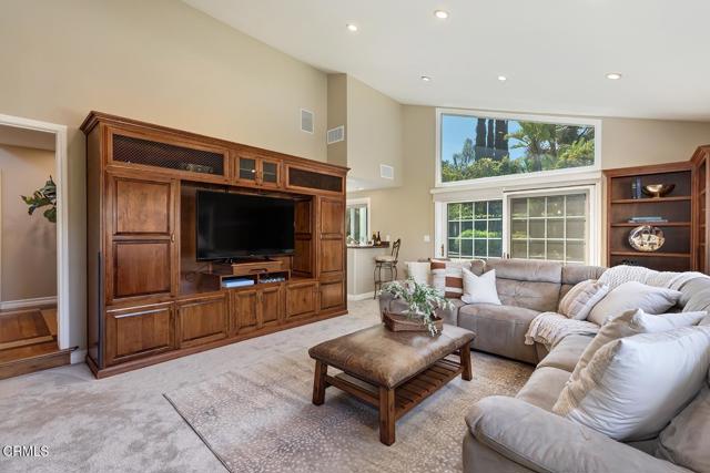 423 Lakeview Road, Pasadena CA: https://media.crmls.org/mediaz/69301bf6-1264-4415-94f4-03f1df57e738.jpg