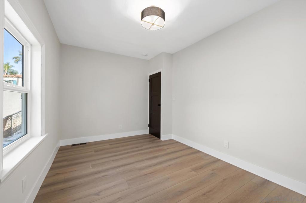 4866 Sussex - photo 19