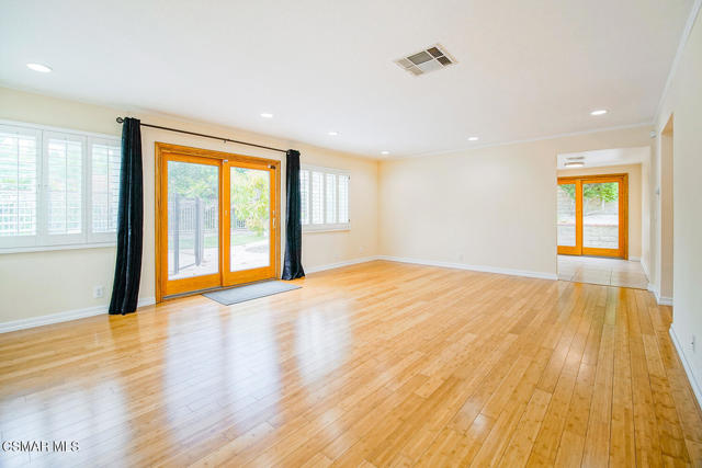 2111 Peak Place, Thousand Oaks CA: https://media.crmls.org/mediaz/69310eed-dcf4-4230-b906-8aaac70c1b31.jpg