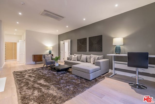1818 Thayer Avenue, Los Angeles CA: https://media.crmls.org/mediaz/6931d3bf-ed8e-44dc-a905-69bee9b0008b.jpg