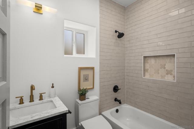 4420 Voltaire Street, San Diego CA: https://media.crmls.org/mediaz/6932d25a-5dae-455e-a017-5a45c0988026.jpg