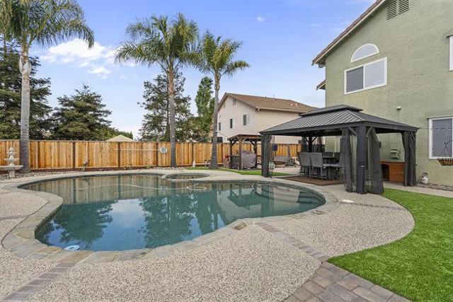 1650 Mimosa Street, Hollister CA: https://media.crmls.org/mediaz/6932f9b9-f671-47d3-bfed-35bf734ada30.jpg