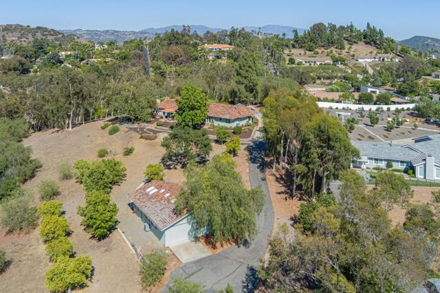 145 Yucca Road, Fallbrook CA: https://media.crmls.org/mediaz/6932fe50-3fd9-4dcd-8056-1e982685c401.jpg