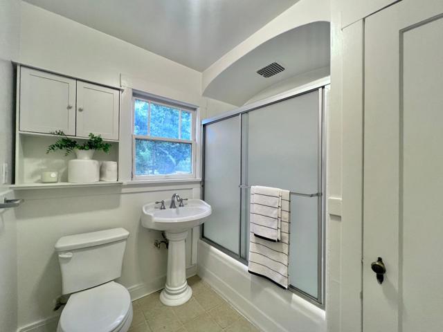 125 Lowell Avenue, Palo Alto CA: https://media.crmls.org/mediaz/69337c1d-9d39-41a0-b0ec-23a18ff378d0.jpg