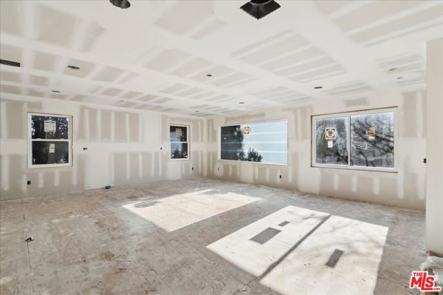 705 N Camden Drive, Beverly Hills CA: https://media.crmls.org/mediaz/69337fb8-9c73-489b-ad37-f9c9a1e1d657.jpg