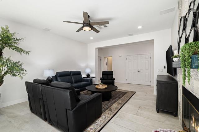 48205 Vista De Nopal, La Quinta CA: https://media.crmls.org/mediaz/6933a18a-f251-4add-b7b9-a8c4358fdf64.jpg