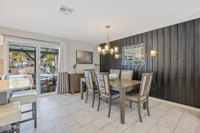 1233 Calle Olmo, Thousand Oaks CA: https://media.crmls.org/mediaz/6933ac39-2814-401a-a7e5-f45c1494d979.jpg