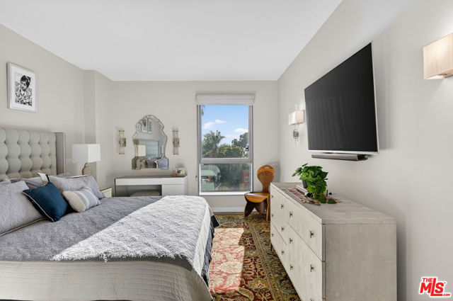 1755 Ocean Avenue, Santa Monica CA: https://media.crmls.org/mediaz/69340d00-b545-4f9d-ae28-b0c0fd5590c0.jpg