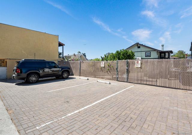 2445 47 A Street, San Diego CA: https://media.crmls.org/mediaz/69341a01-18fb-4e07-9c0c-e9b5fd87bdcc.jpg