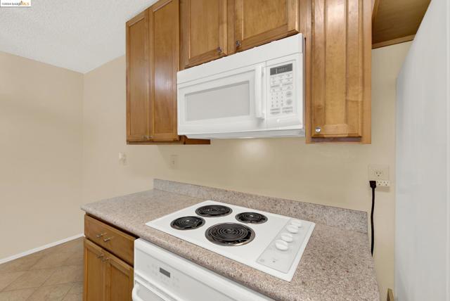 Image 11 of 32 For 85 Vernon St  102