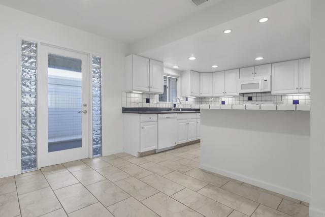 Detail Gallery Image 11 of 35 For 415 E Avenida Granada, Palm Springs,  CA 92264 - 2 Beds | 2 Baths