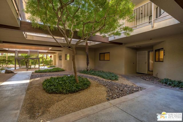 255 Avenida Caballeros, Palm Springs, California 92262, 2 Bedrooms Bedrooms, ,Condominium,For Sale,Avenida Caballeros,24433207