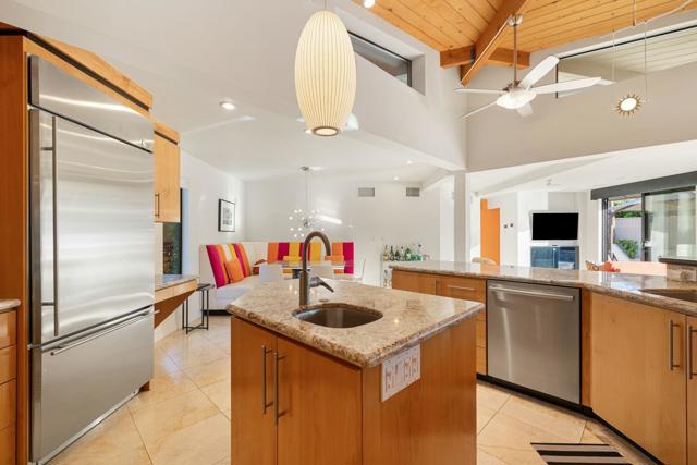 45371 Rancho Palmeras Drive, Indian Wells CA: https://media.crmls.org/mediaz/69361930-f2d5-4e26-8980-f9b68cb87c86.jpg