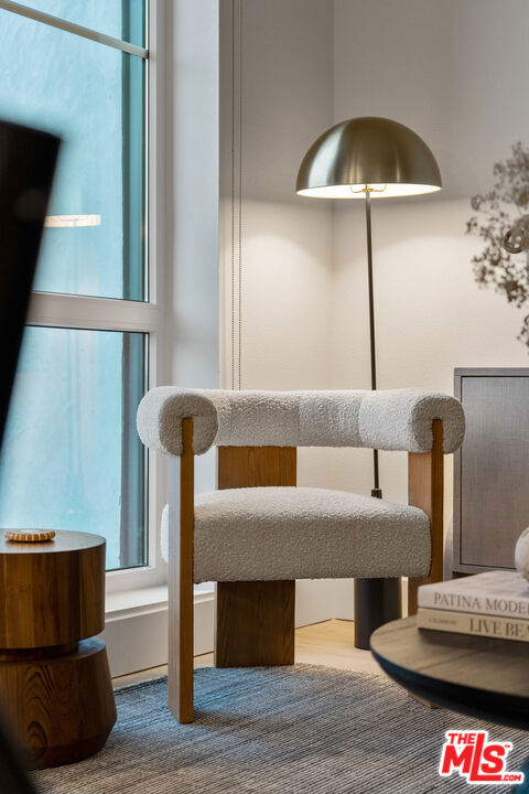 250 E Broadway, Long Beach CA: https://media.crmls.org/mediaz/6936c0e2-50a0-4570-be8b-8bd0d2ccfe73.jpg