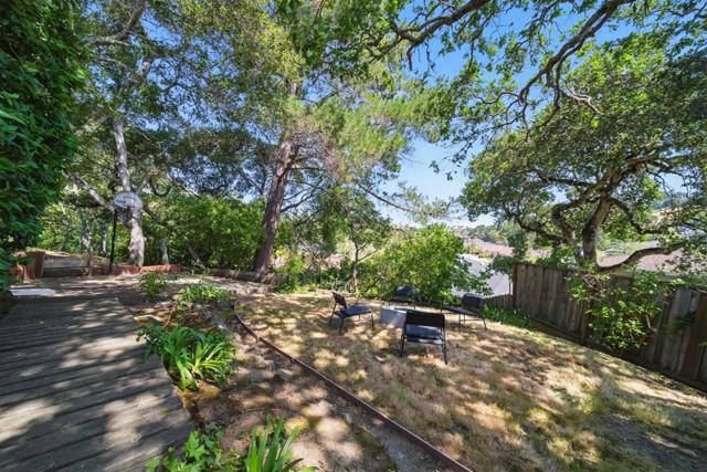 1406 Cedarwood Drive, San Mateo CA: https://media.crmls.org/mediaz/6936eb40-1479-4c1f-a735-7f53d0789523.jpg