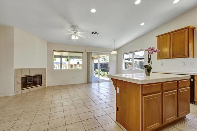 Detail Gallery Image 14 of 42 For 22929 via Santana, Nuevo,  CA 92567 - 4 Beds | 2 Baths