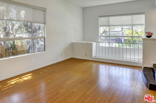 7920 Anise Avenue, Los Angeles CA: https://media.crmls.org/mediaz/693720fb-78fc-4db1-8330-db13b56651c2.jpg