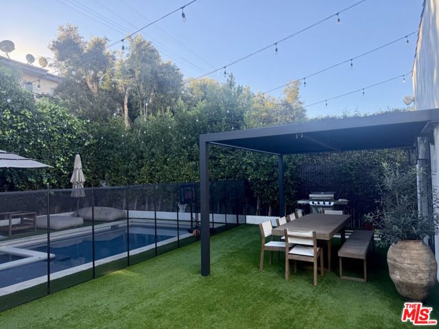 1430 Stearns Drive, Los Angeles CA: https://media.crmls.org/mediaz/69375967-b0c7-48d8-9ade-6da4341999f3.jpg