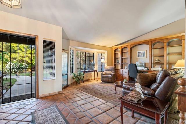 1315 Hermana Court, Vista CA: https://media.crmls.org/mediaz/6937620a-849f-4aae-b3a7-f0ba3ea6eab0.jpg