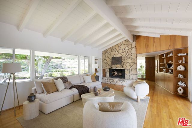 5 Caballeros Road, Rolling Hills, California 90274, 2 Bedrooms Bedrooms, ,3 BathroomsBathrooms,Residential,Sold,Caballeros,25585033