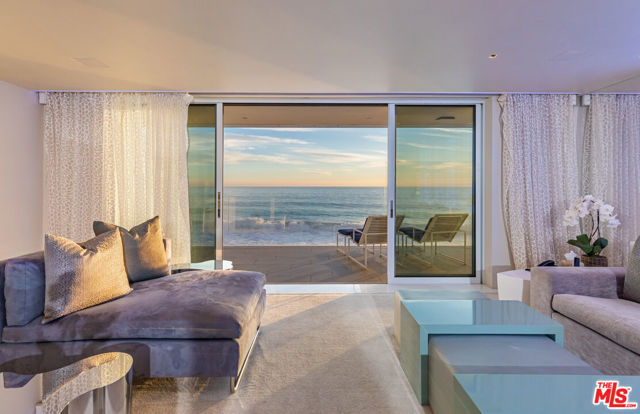 31636 Sea Level Drive, Malibu CA: https://media.crmls.org/mediaz/69382fad-2931-47fb-81ba-39f17874e783.jpg