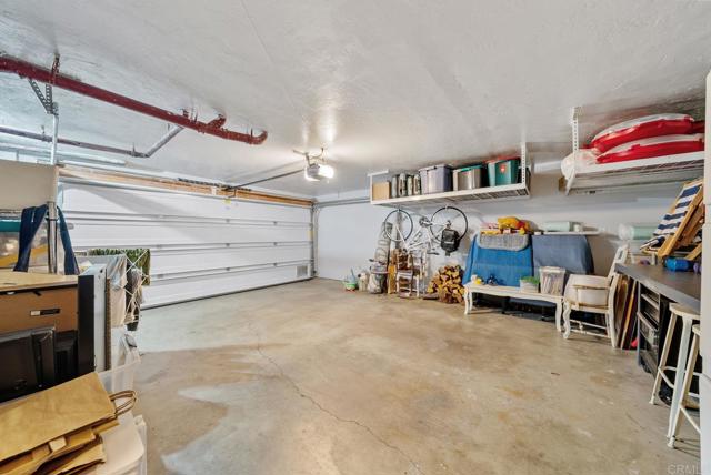 2253 Caminito Pescado, Ocean Beach (San Diego) CA: https://media.crmls.org/mediaz/693968ab-5557-4e45-b6e2-736ec0191b0c.jpg