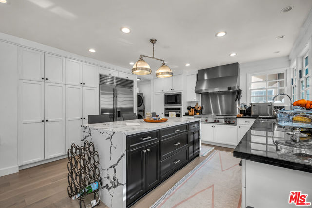 751 Westholme Avenue, Los Angeles CA: https://media.crmls.org/mediaz/6939ee6e-1f07-4aa5-a7b5-e881167936df.jpg