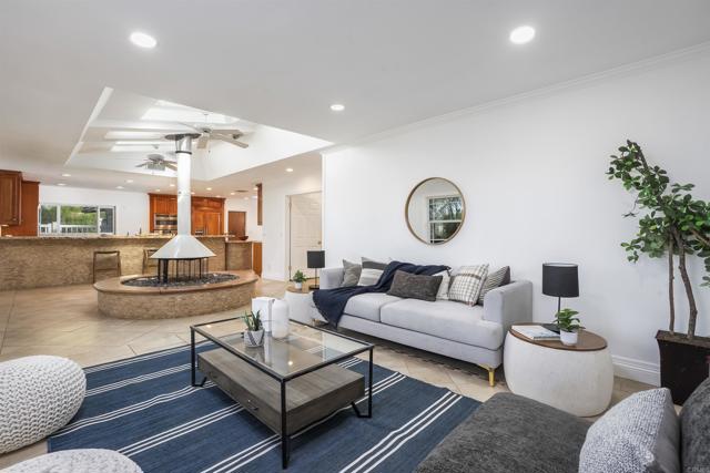 Detail Gallery Image 14 of 59 For 5861 College Ave, San Diego,  CA 92120 - 3 Beds | 2 Baths