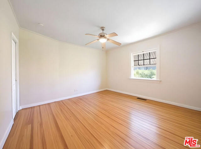 320 Westminster Avenue, Los Angeles CA: https://media.crmls.org/mediaz/693a6e4c-d389-4f43-a9b9-a2df6de7672b.jpg