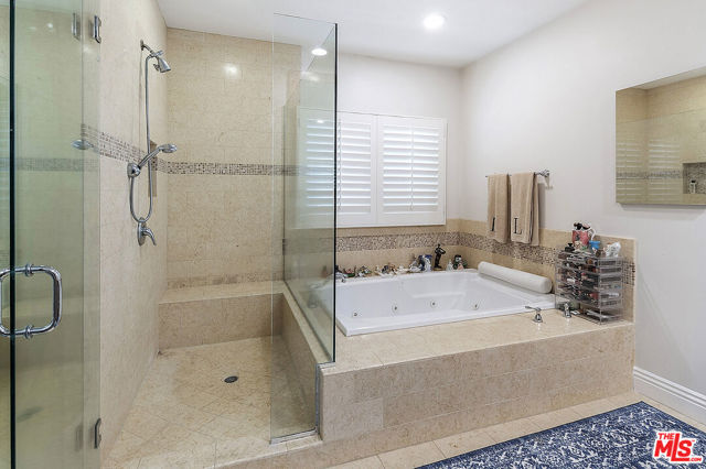 969 S Carmelina Avenue, Los Angeles CA: https://media.crmls.org/mediaz/693a888b-b6fe-42c4-85e4-953f1bbd7b9d.jpg