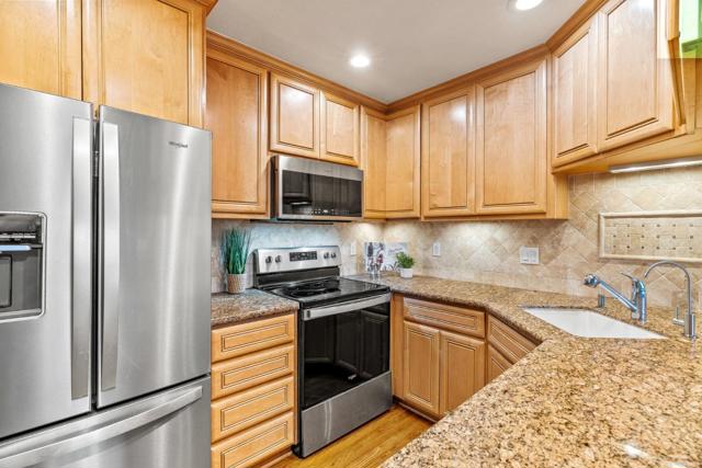 7 Arabian Way, Scotts Valley CA: https://media.crmls.org/mediaz/693a95f4-f61d-4ce1-aa6b-fca1eb120b76.jpg