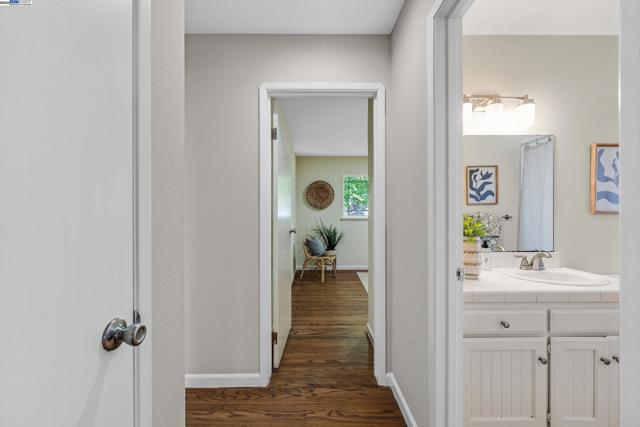 5266 Troy Ave, Fremont CA: https://media.crmls.org/mediaz/693a9fd2-1b9c-42ea-a512-8271921867bb.jpg
