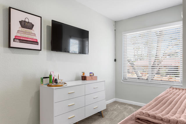 Image 38 of 68 For 72915 Deer Grass Drive