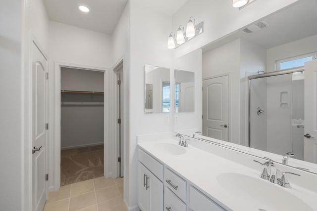 2130 Gladiola Drive, Hollister CA: https://media.crmls.org/mediaz/693ca8e3-901b-431a-847d-fa1fe3e7e319.jpg