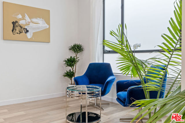 5961 Fountain Avenue, Los Angeles CA: https://media.crmls.org/mediaz/693dcb36-d10e-4229-a117-f1dc4d338fce.jpg