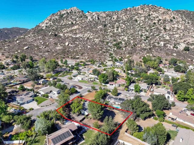 25119 Como Esta Court, Ramona CA: https://media.crmls.org/mediaz/693e0731-27d6-4ae2-bd65-4fe6dbf34265.jpg