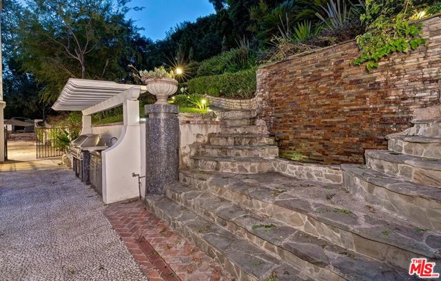 Drew Fenton | 725 N Faring Road Los Angeles CA | MLS: 7656668